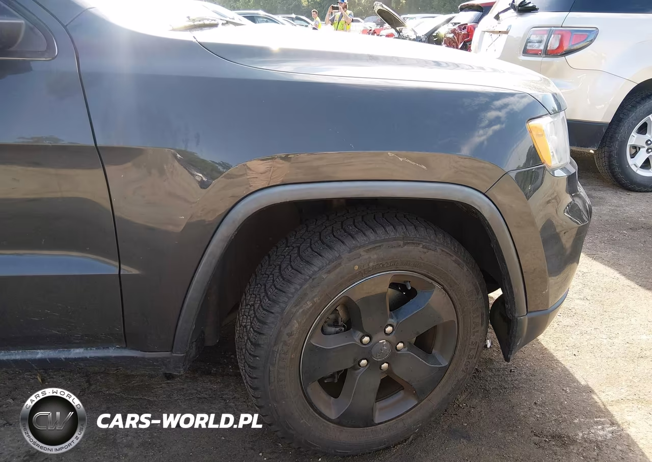 2011 Jeep Grand Cherokee Laredo VIN:1J4RR4GG1BC738151 - 13
