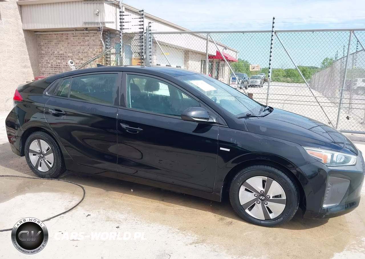 2018 Hyundai Ioniq Hybrid Blue VIN:KMHC65LC0JU075768 - 13