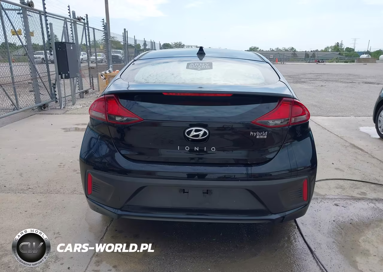 2018 Hyundai Ioniq Hybrid Blue VIN:KMHC65LC0JU075768 - 16