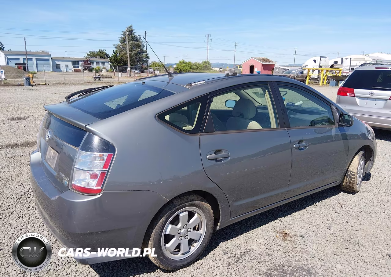 2005 Toyota Prius VIN:JTDKB20U553002625 - 4