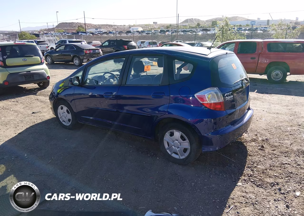 2013 Honda Fit VIN:JHMGE8H35DC064955 - 3