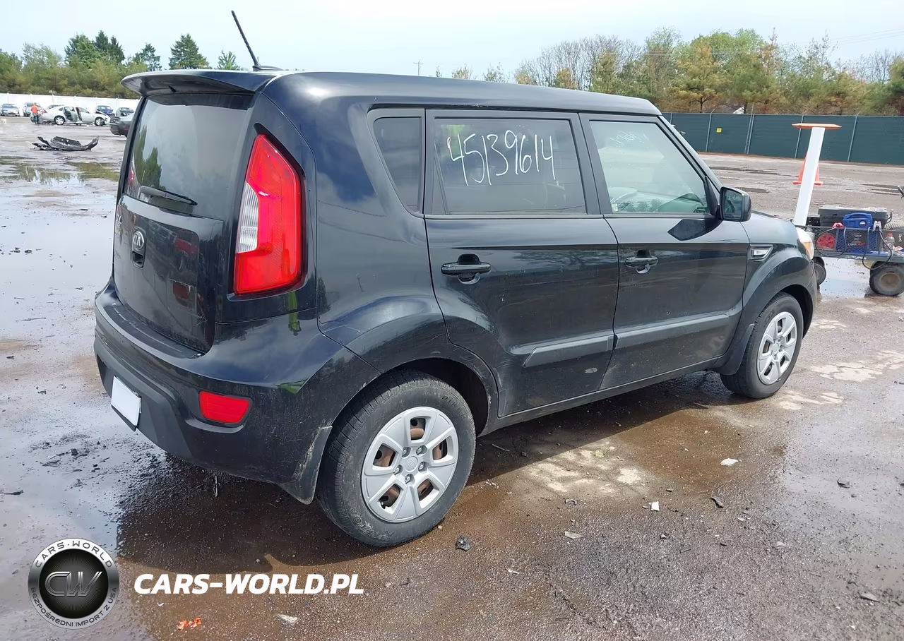 2013 Kia Soul VIN:KNDJT2A5XD7608736 - 4