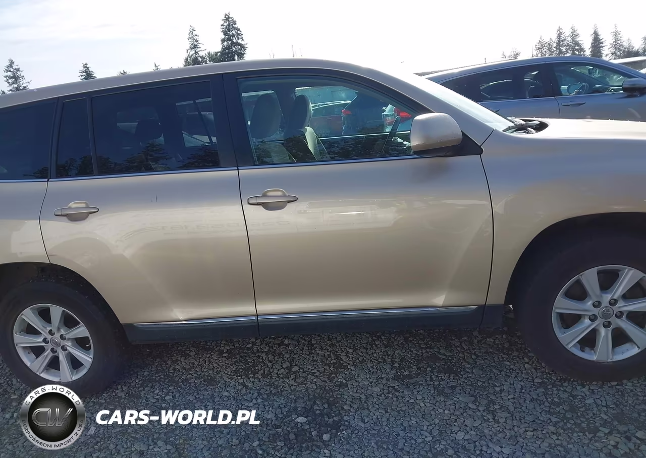2013 Toyota Highlander Base V6 VIN:5TDBK3EH3DS212087 - 13