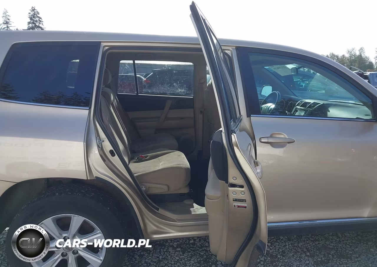 2013 Toyota Highlander Base V6 VIN:5TDBK3EH3DS212087 - 8