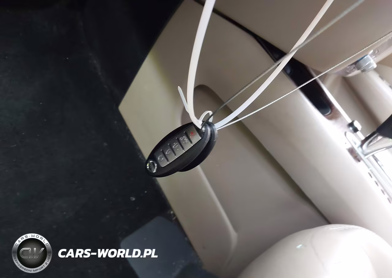 2017 Nissan Pathfinder Platinum VIN:5N1DR2MN2HC686864 - 11