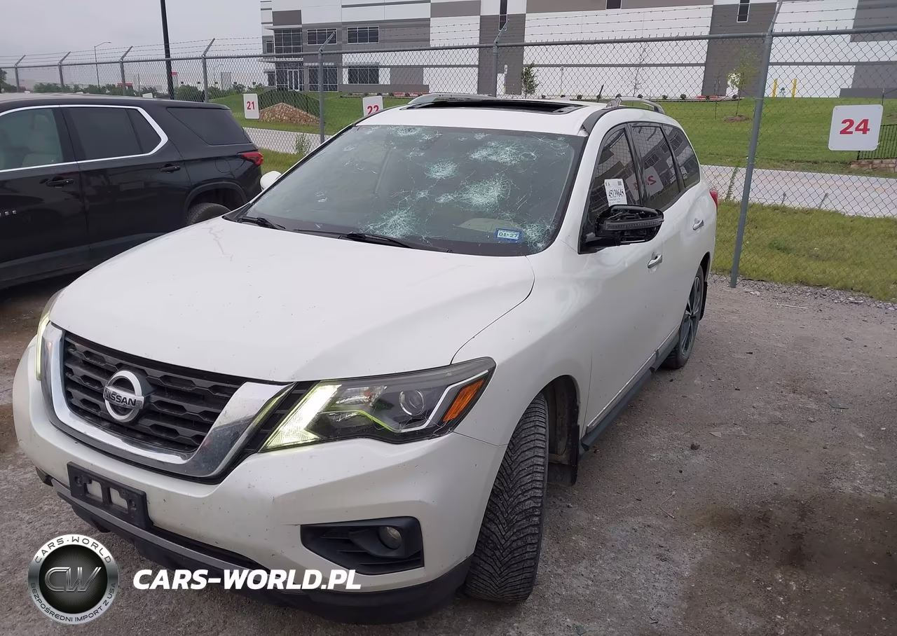 2017 Nissan Pathfinder Platinum VIN:5N1DR2MN2HC686864 - 2