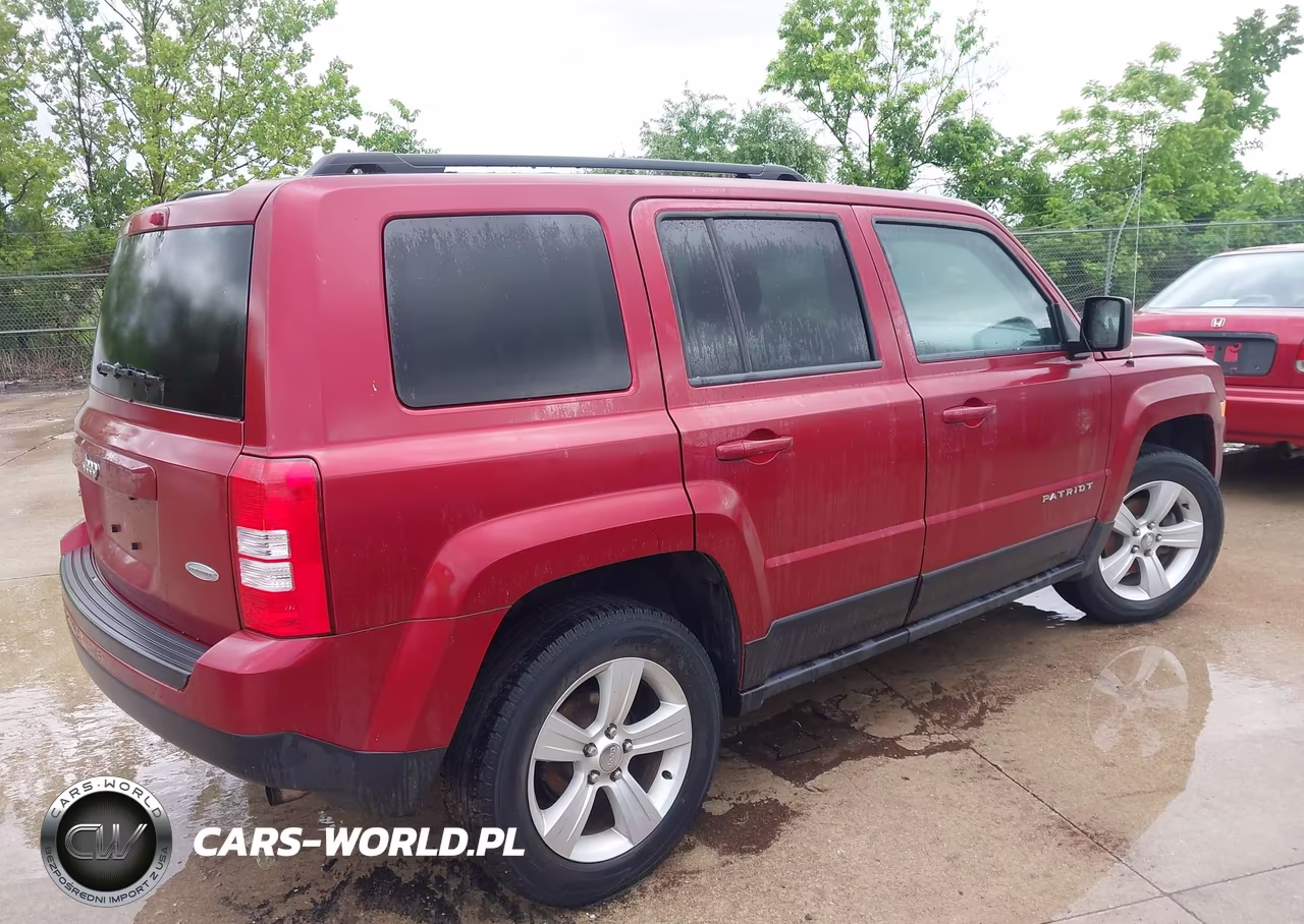 2015 Jeep Patriot Latitude VIN:1C4NJRFB7FD425748 - 4
