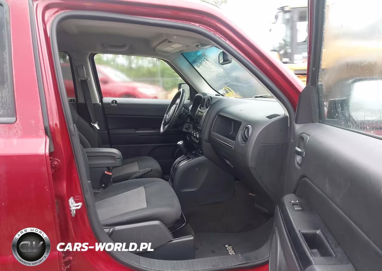 2015 Jeep Patriot Latitude VIN:1C4NJRFB7FD425748 - 5