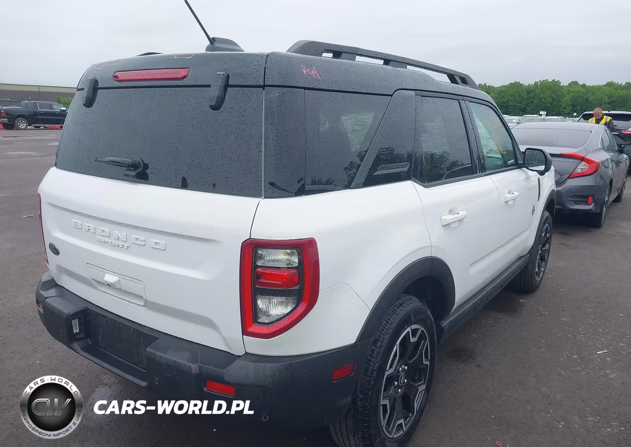 2025 Ford Bronco Sport Outer Banks VIN:3FMCR9CNXSRE24086 - 4