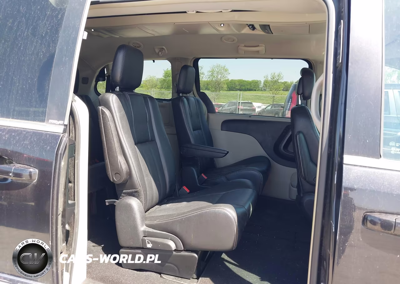2014 Chrysler Town & Country Touring VIN:2C4RC1BG0ER224784 - 8