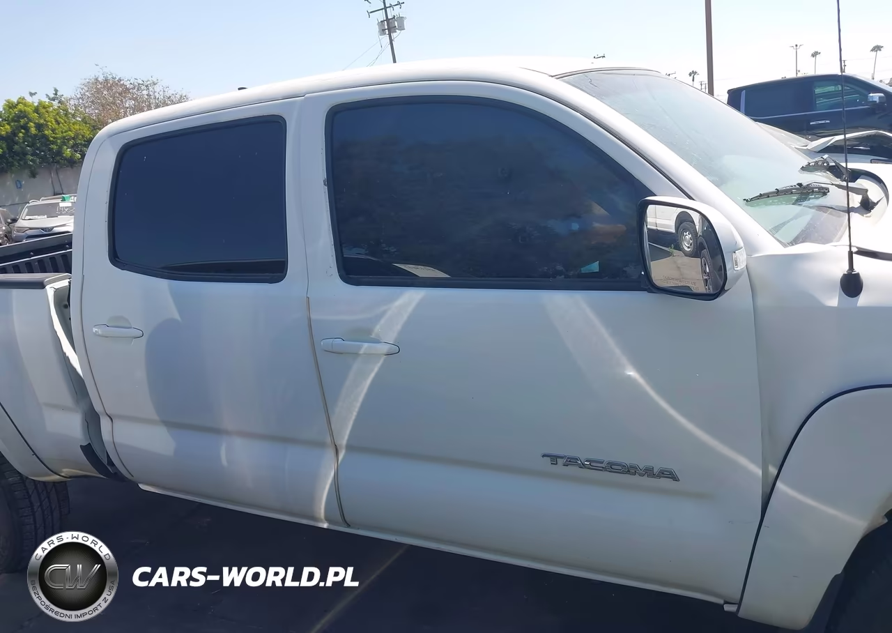 2015 Toyota Tacoma Prerunner V6 VIN:3TMKU4HN3FM043225 - 14