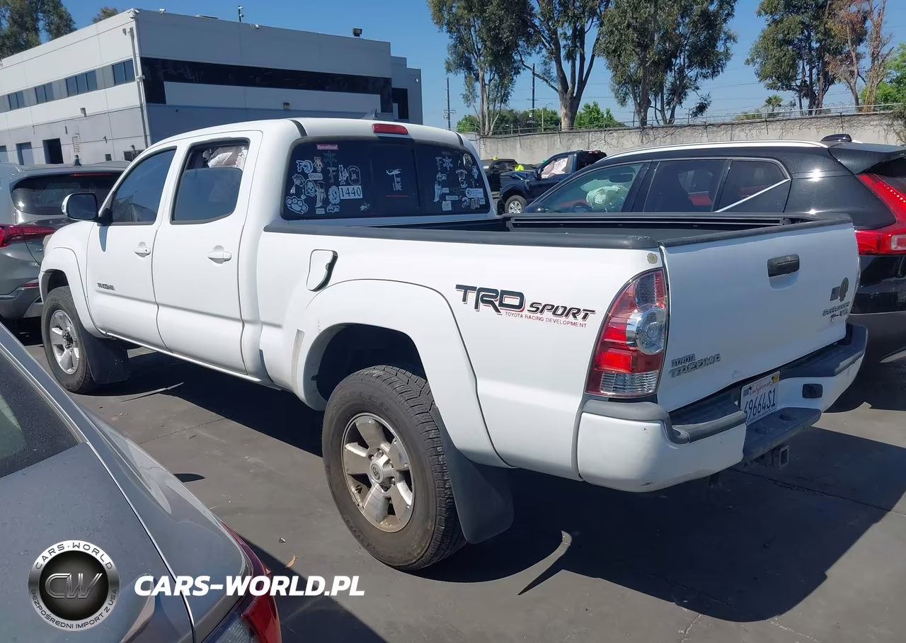 2015 Toyota Tacoma Prerunner V6 VIN:3TMKU4HN3FM043225 - 3