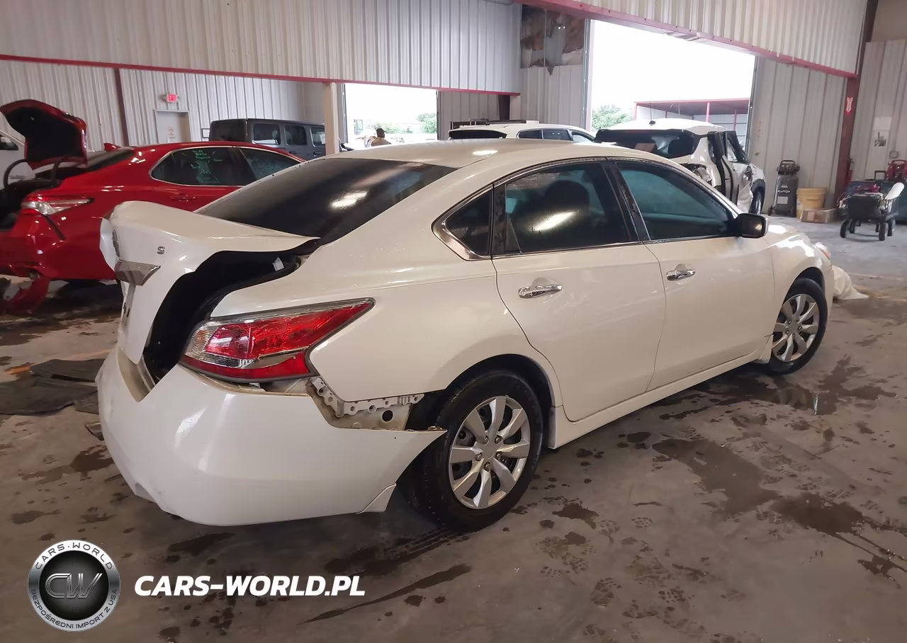 2015 Nissan Altima 2.5 S VIN:1N4AL3AP8FC468127 - 4