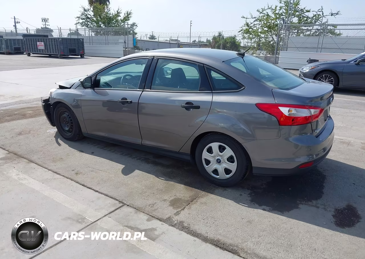 2014 Ford Focus S VIN:1FADP3E21EL341489 - 3