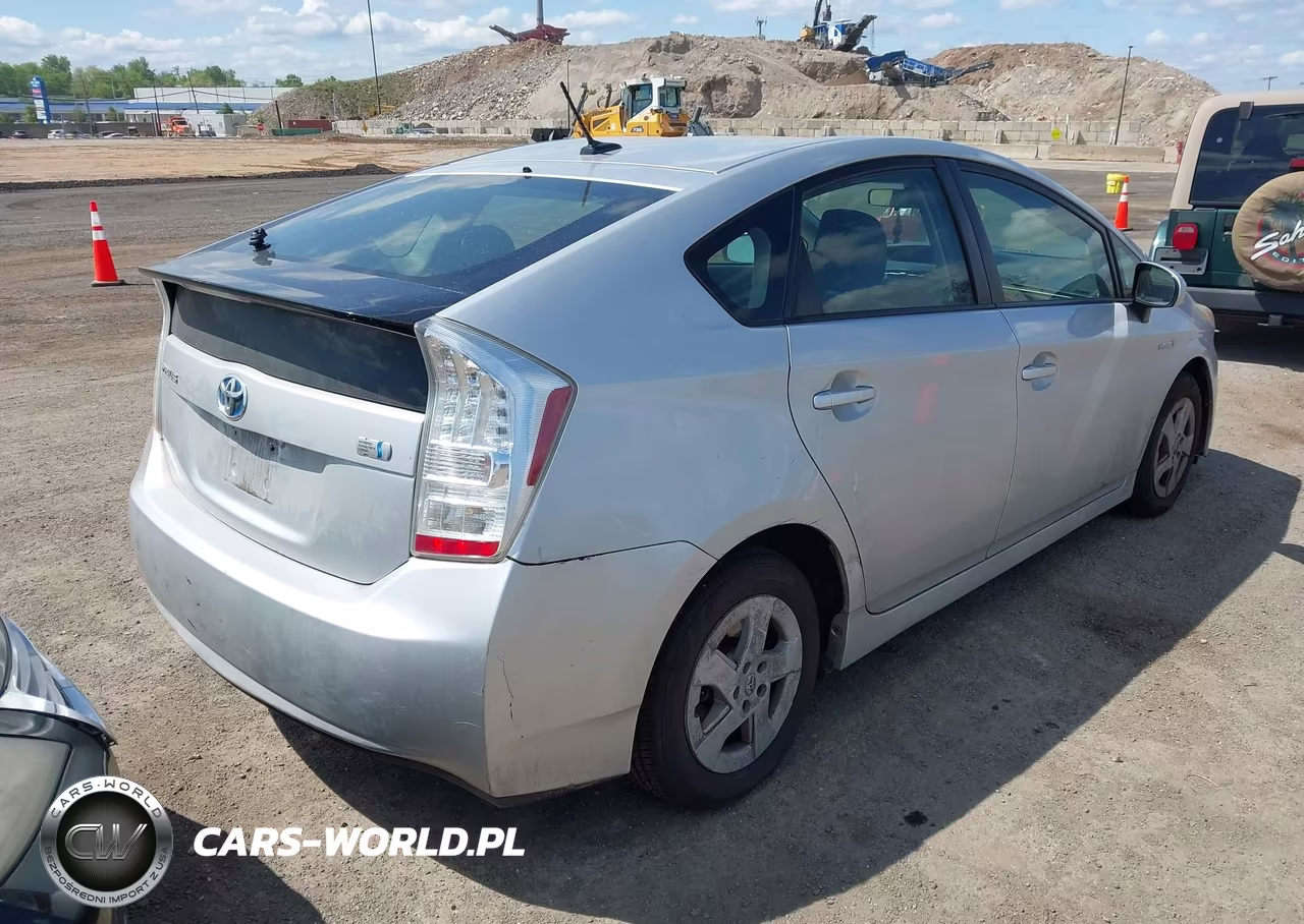 2010 Toyota Prius Iii VIN:JTDKN3DU8A0053541 - 4