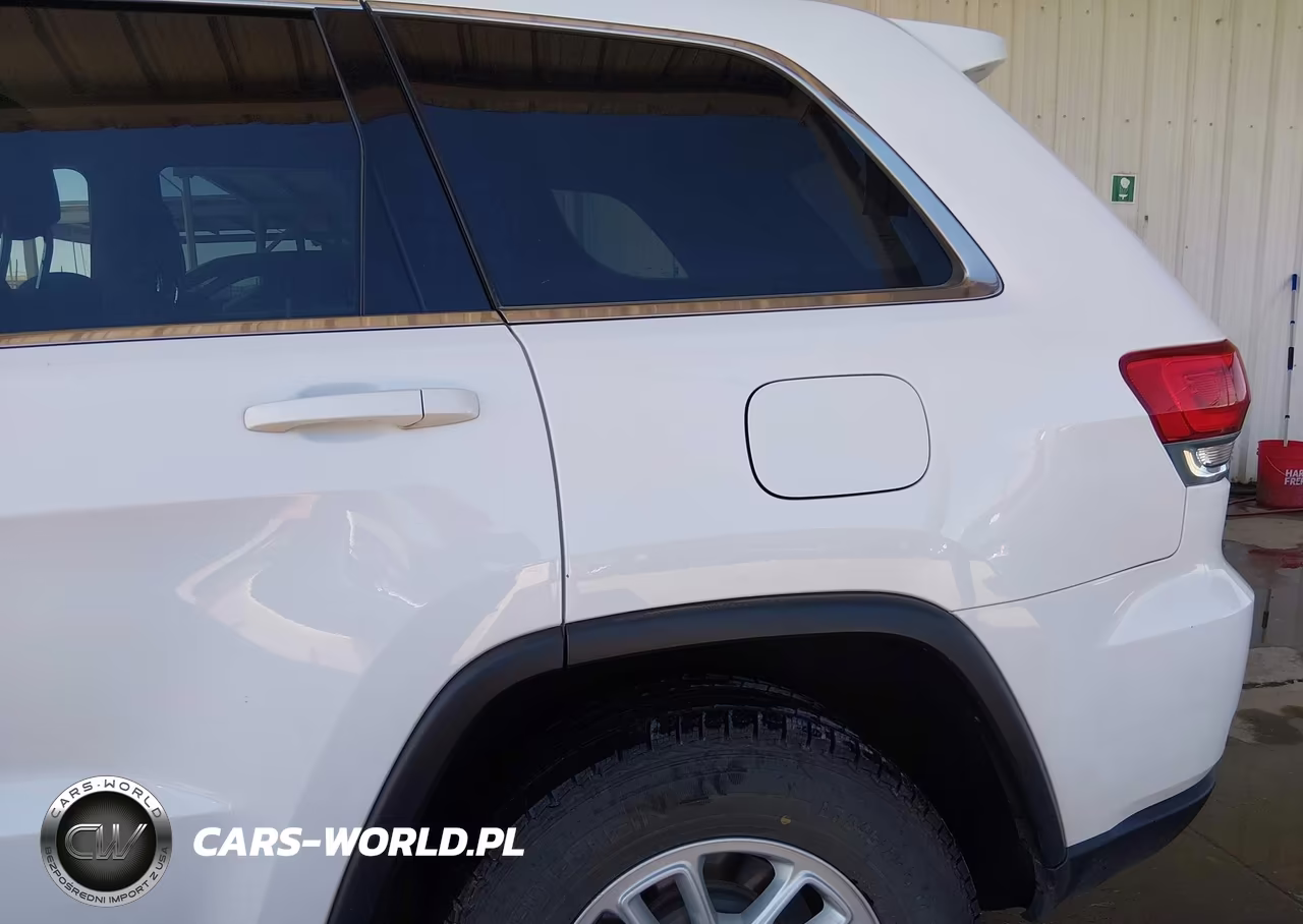 2019 Jeep Grand Cherokee Laredo E 4X4 VIN:1C4RJFAG6KC782423 - 6
