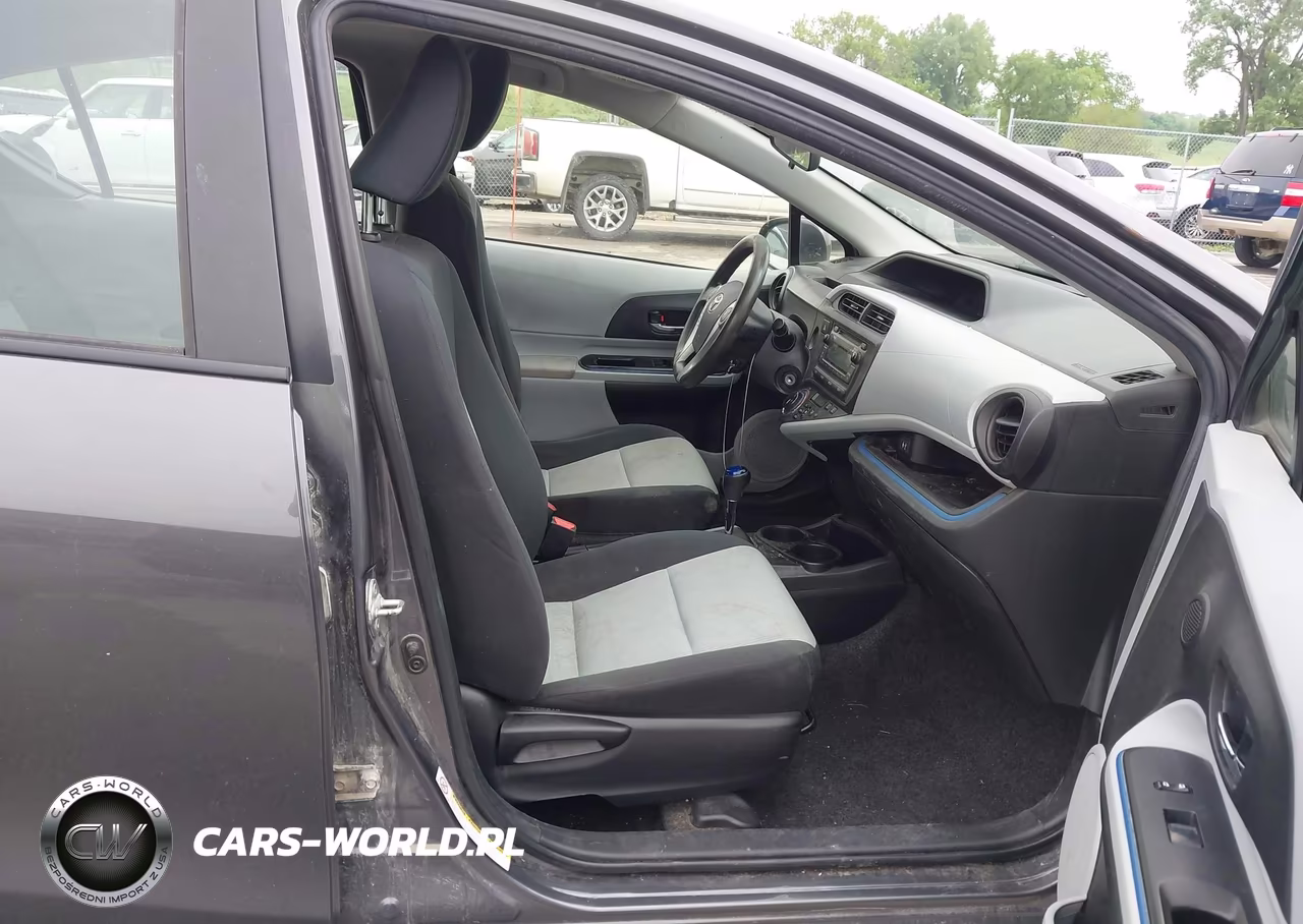 2012 Toyota Prius C Two VIN:JTDKDTB32C1527106 - 5