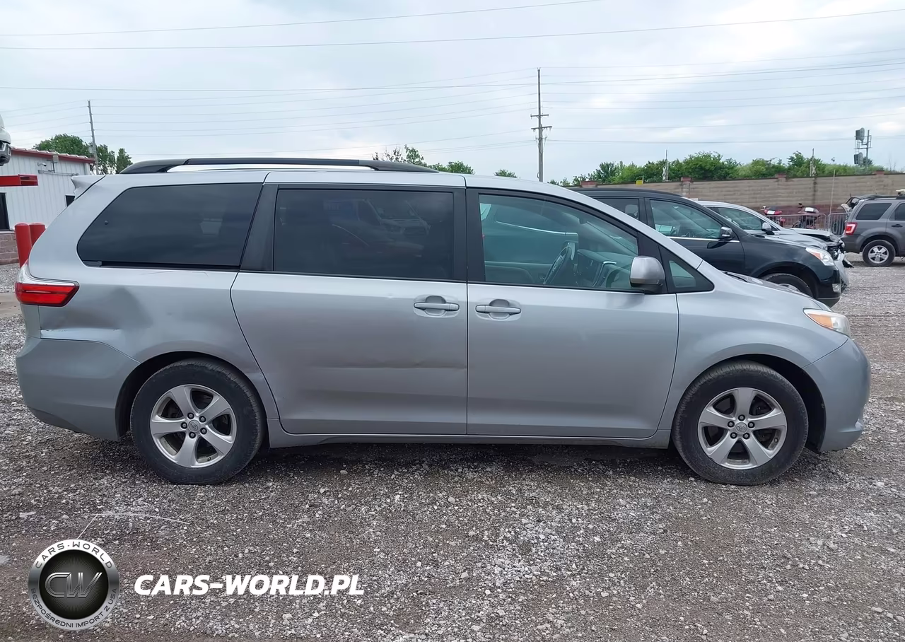 2016 Toyota Sienna Le 8 Passenger VIN:5TDKK3DCXGS740140 - 13