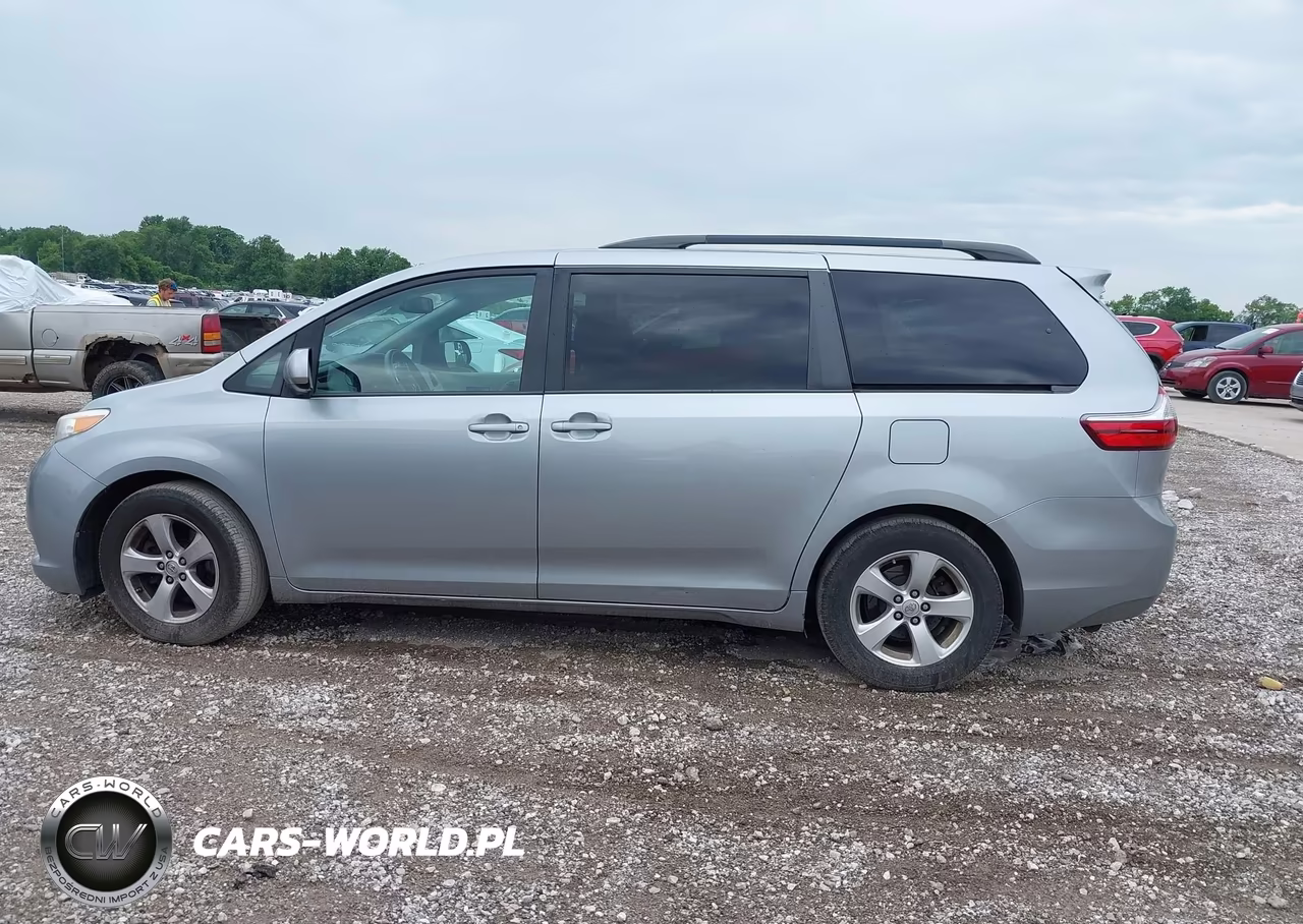 2016 Toyota Sienna Le 8 Passenger VIN:5TDKK3DCXGS740140 - 14