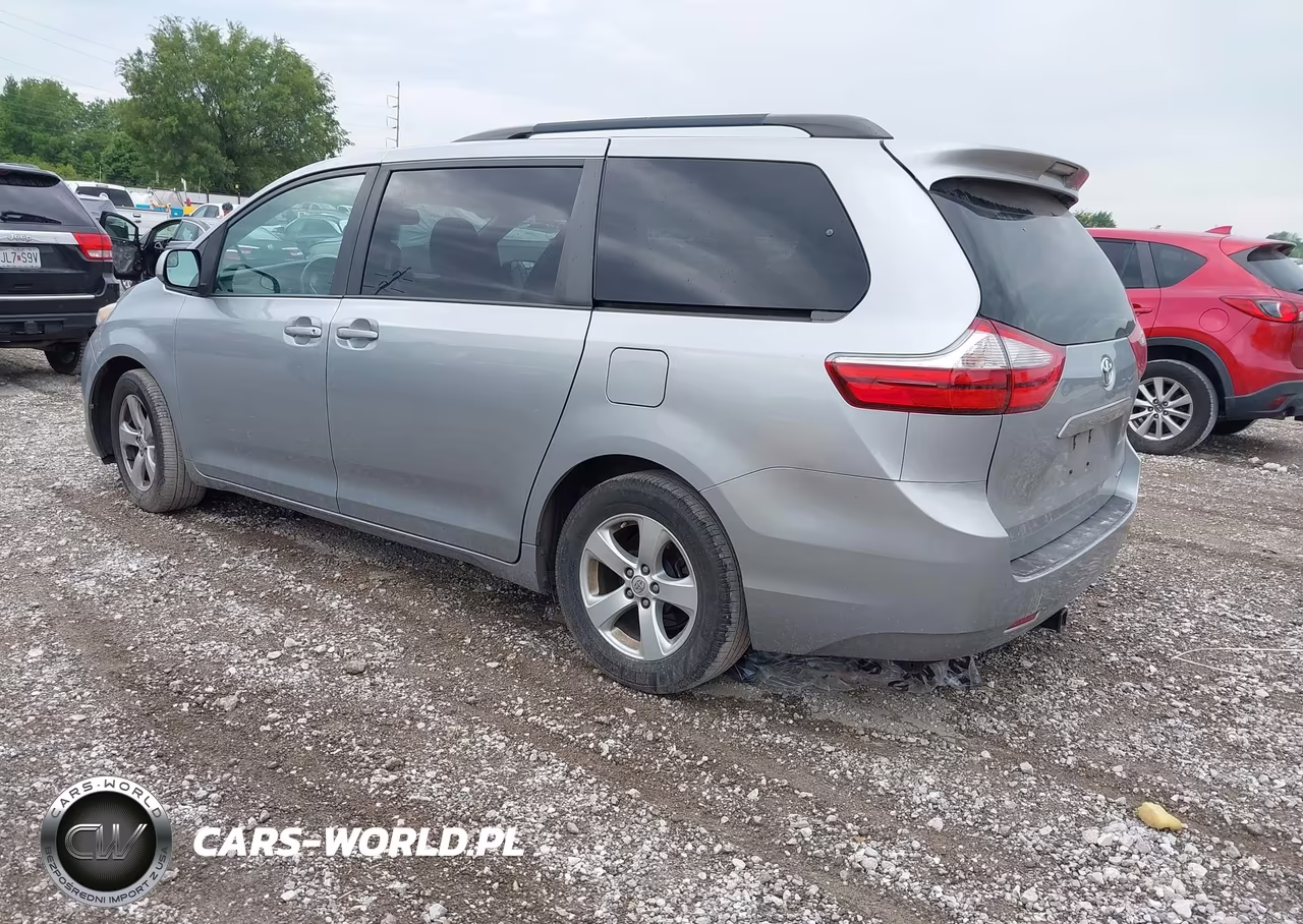 2016 Toyota Sienna Le 8 Passenger VIN:5TDKK3DCXGS740140 - 3