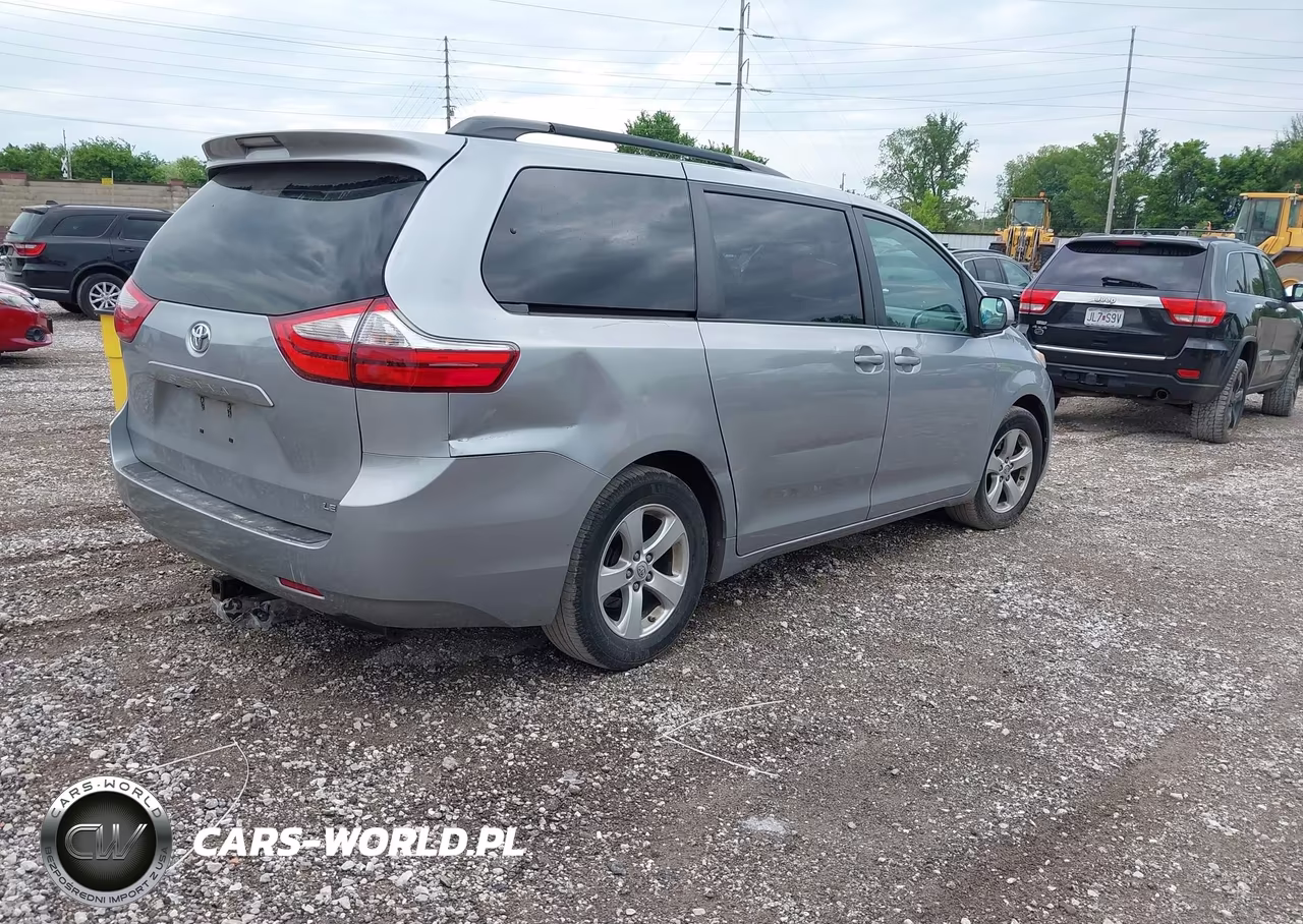 2016 Toyota Sienna Le 8 Passenger VIN:5TDKK3DCXGS740140 - 4