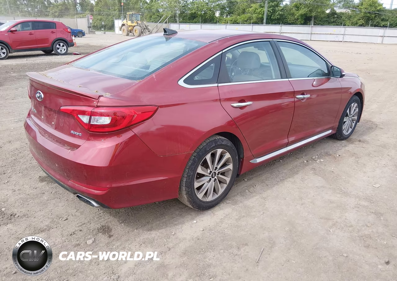 2015 Hyundai Sonata Sport VIN:5NPE34AF5FH124459 - 4