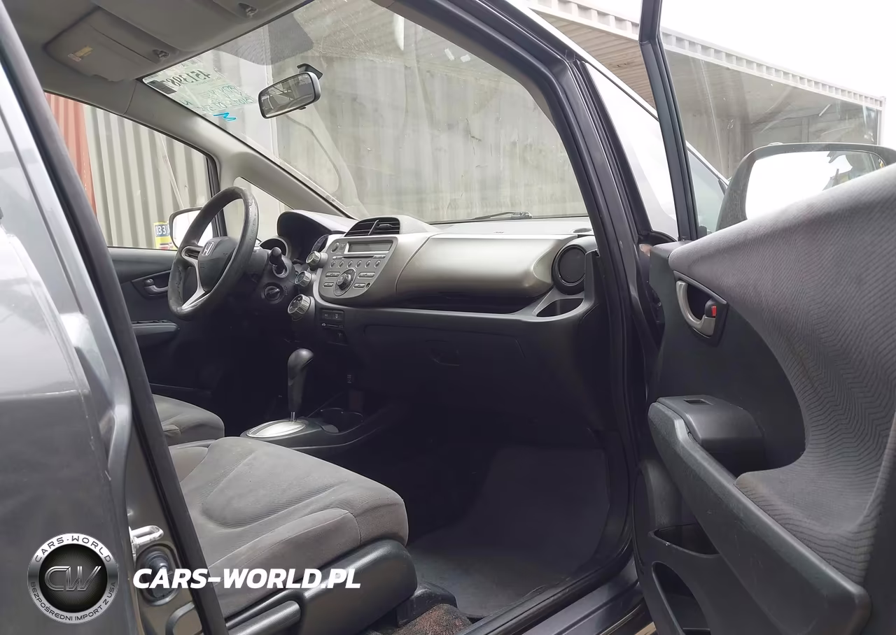 2013 Honda Fit VIN:JHMGE8H38DC044506 - 5
