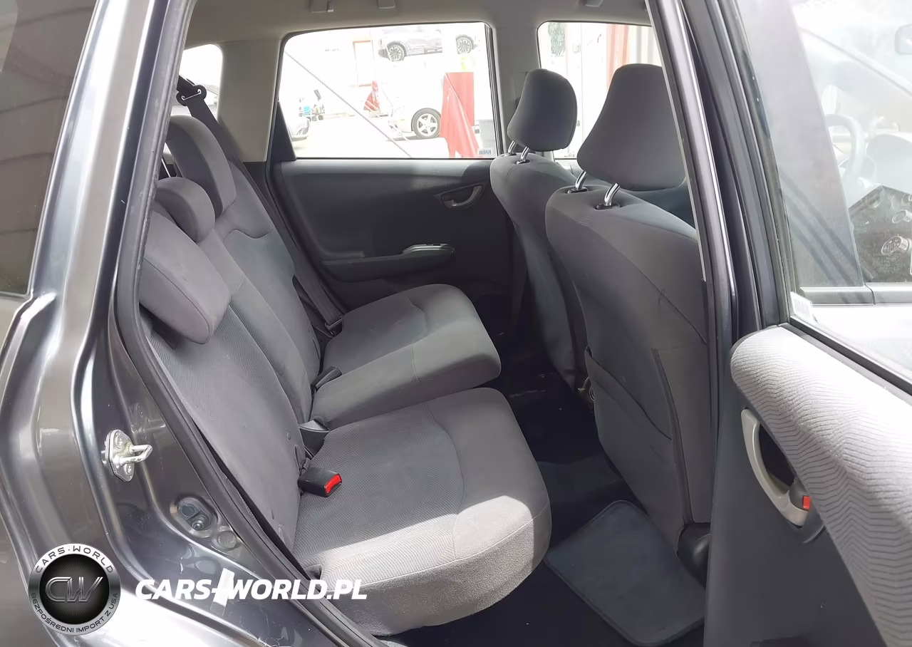 2013 Honda Fit VIN:JHMGE8H38DC044506 - 8