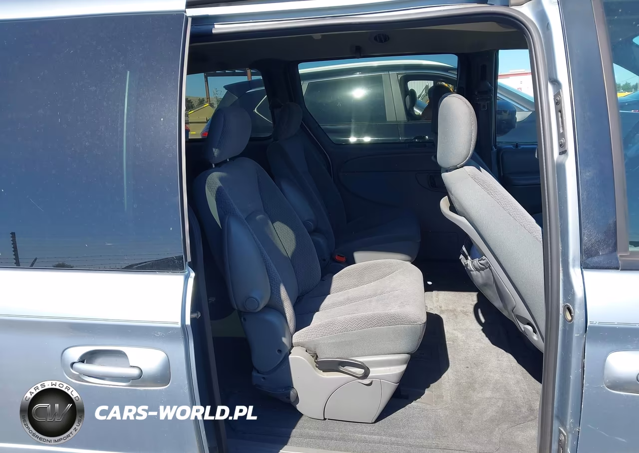 2004 Chrysler Town & Country Lx VIN:2C4GP44R24R617695 - 8