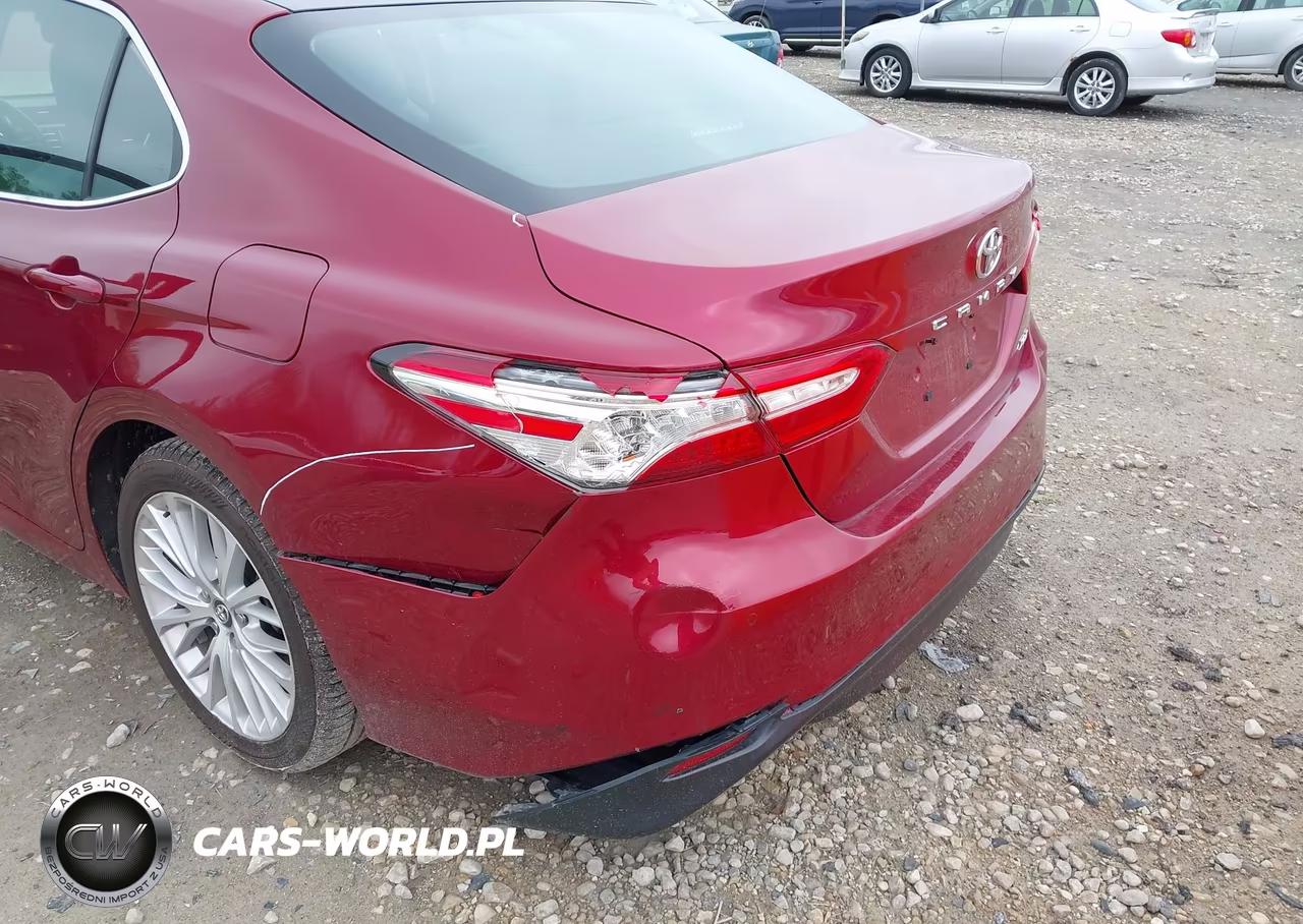 2018 Toyota Camry Xle VIN:4T1B11HK3JU658872 - 17