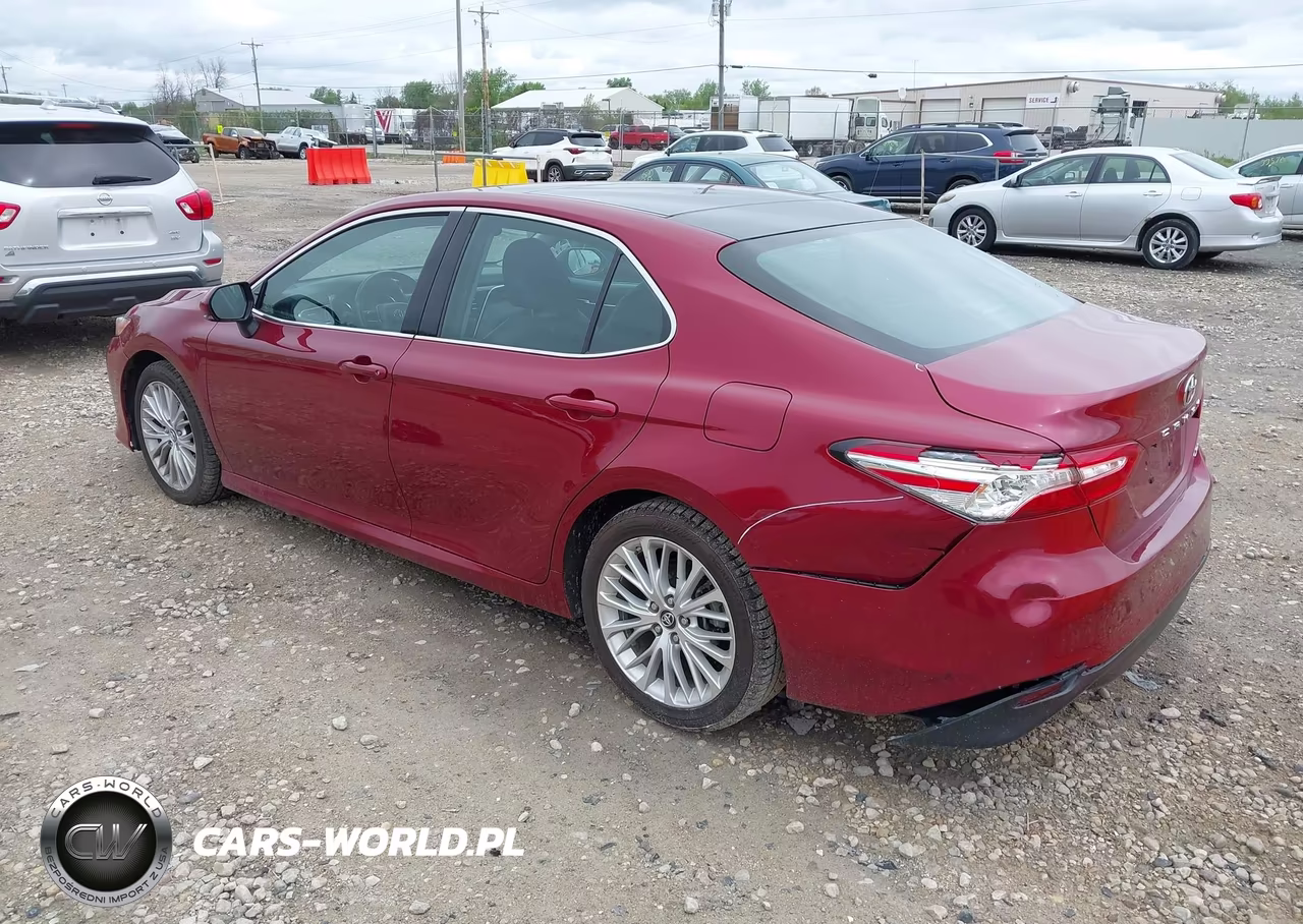 2018 Toyota Camry Xle VIN:4T1B11HK3JU658872 - 3