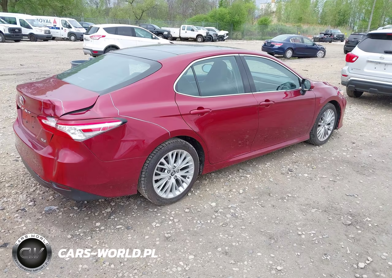 2018 Toyota Camry Xle VIN:4T1B11HK3JU658872 - 4