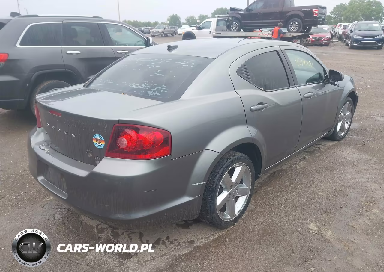 2011 Dodge Avenger Lux VIN:1B3BD2FGXBN591023 - 4