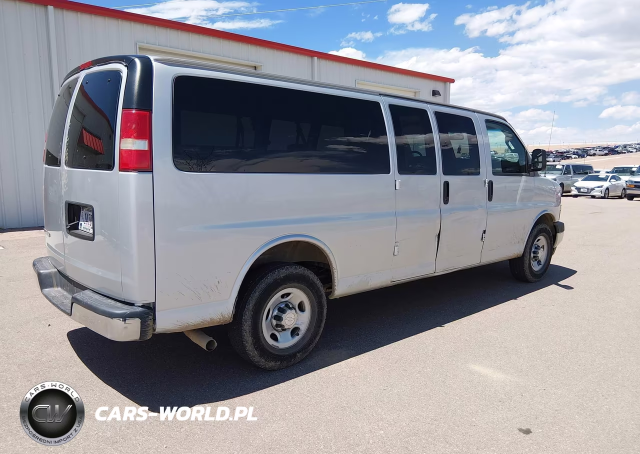 2018 Chevrolet Express 3500 Lt VIN:1GAZGPFGXJ1300486 - 4