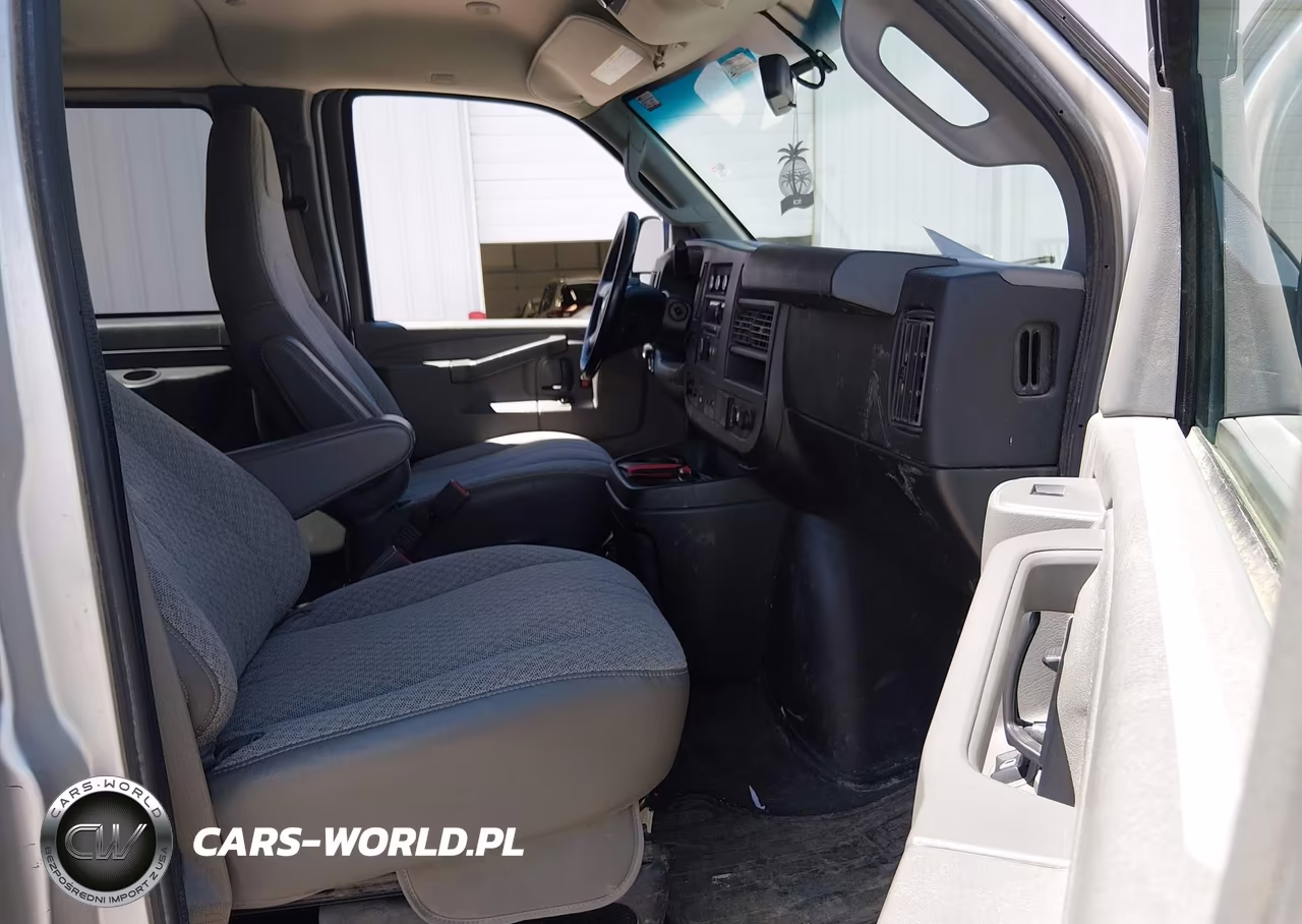 2018 Chevrolet Express 3500 Lt VIN:1GAZGPFGXJ1300486 - 5