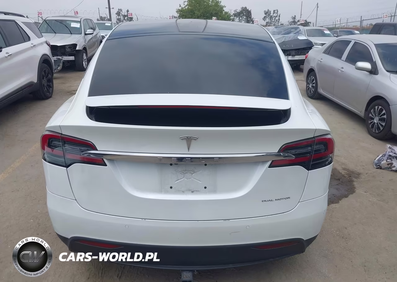 2020 Tesla Model X VIN:5YJXCBE28LF270109 - 17