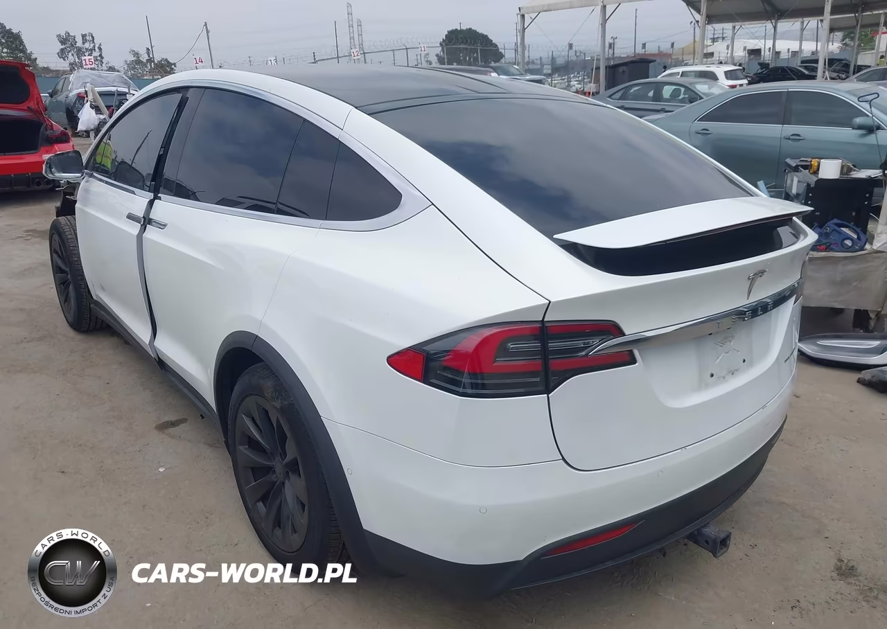 2020 Tesla Model X VIN:5YJXCBE28LF270109 - 3