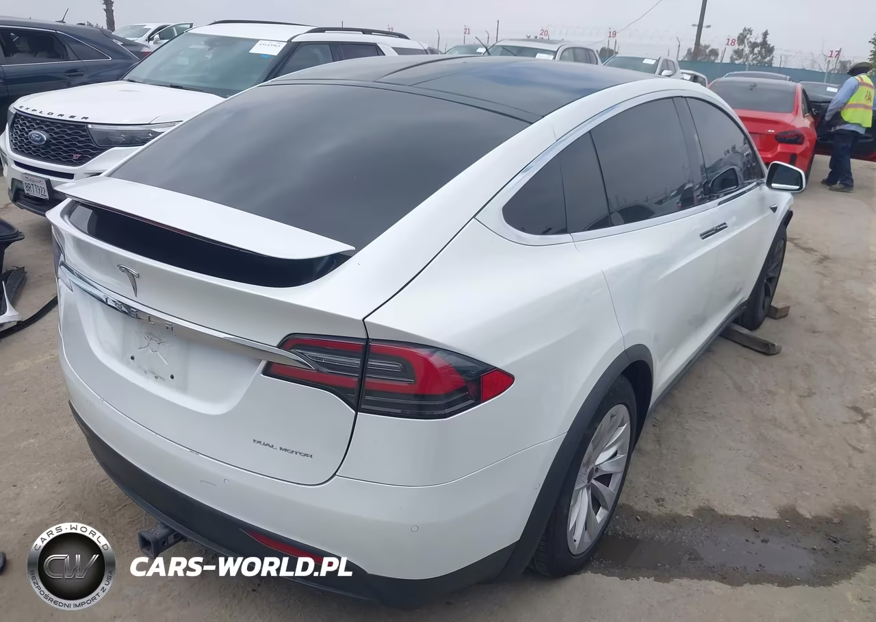 2020 Tesla Model X VIN:5YJXCBE28LF270109 - 4