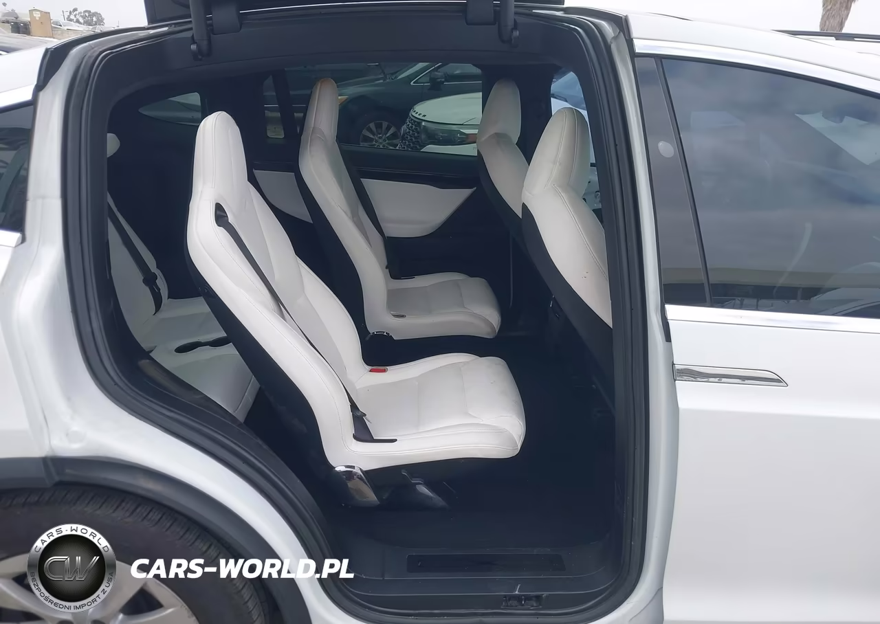 2020 Tesla Model X VIN:5YJXCBE28LF270109 - 8