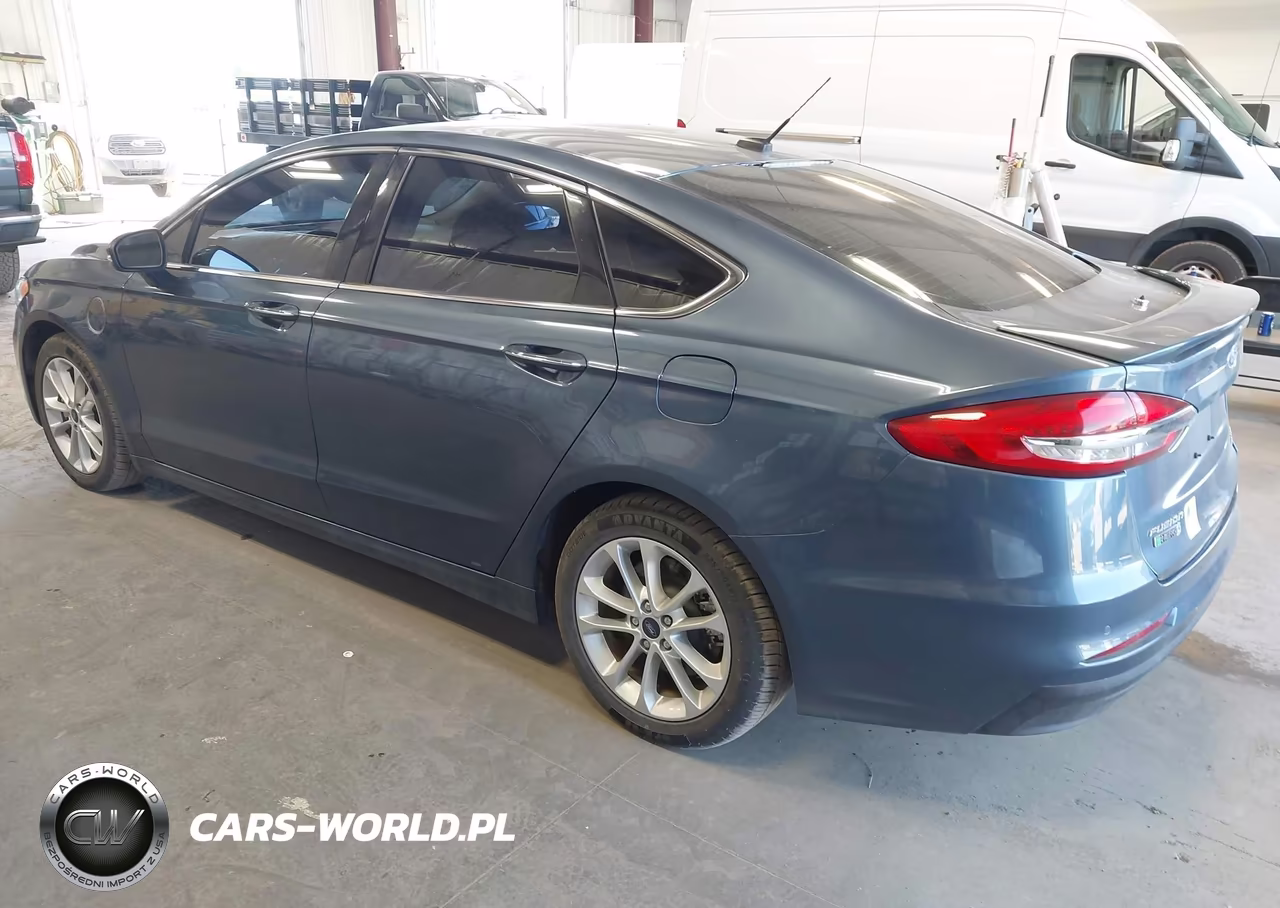 2019 Ford Fusion Energi Titanium VIN:3FA6P0SU9KR211227 - 3