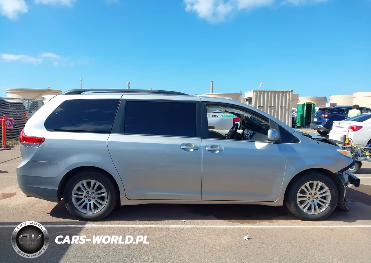 2014 Toyota Sienna Xle V6 7 Passenger Auto Access Seat-Xle V6 8 Passenger VIN:5TDYK3DC1ES481299 - 14
