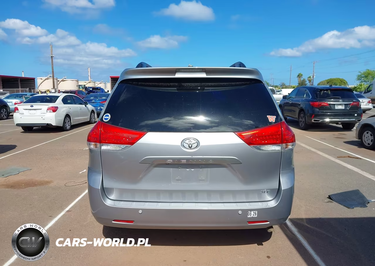 2014 Toyota Sienna Xle V6 7 Passenger Auto Access Seat-Xle V6 8 Passenger VIN:5TDYK3DC1ES481299 - 17