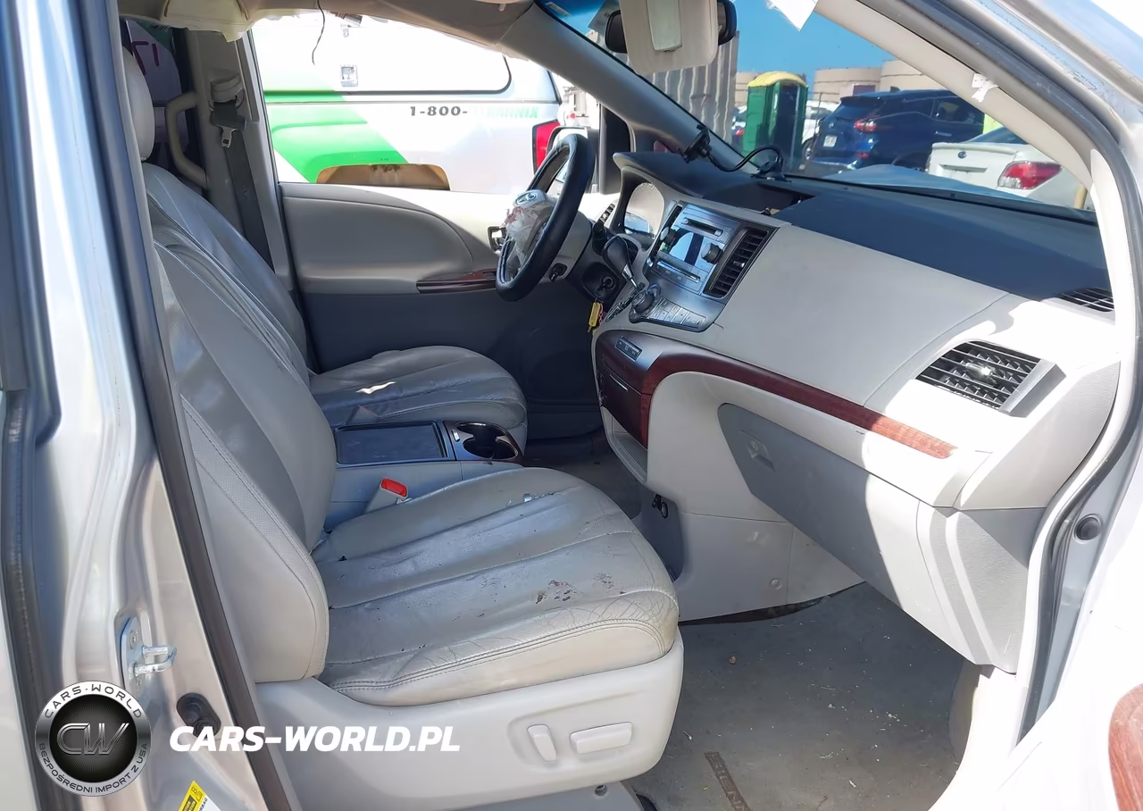 2014 Toyota Sienna Xle V6 7 Passenger Auto Access Seat-Xle V6 8 Passenger VIN:5TDYK3DC1ES481299 - 5