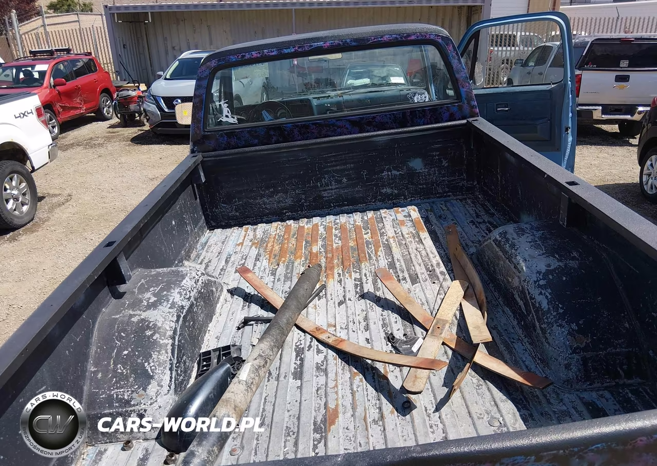 1987 Chevrolet V20 VIN:1GCGV24K0HJ147531 - 8