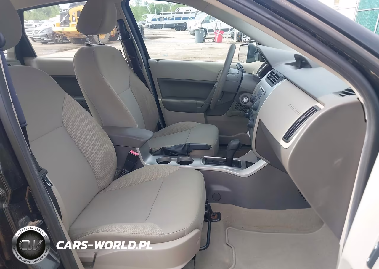 2010 Ford Focus S VIN:1FAHP3EN0AW140400 - 5