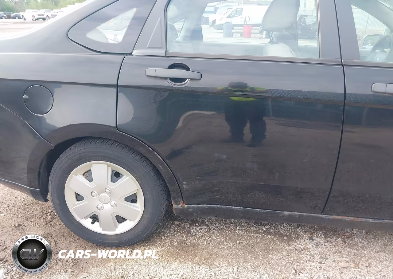 2010 Ford Focus S VIN:1FAHP3EN0AW140400 - 6