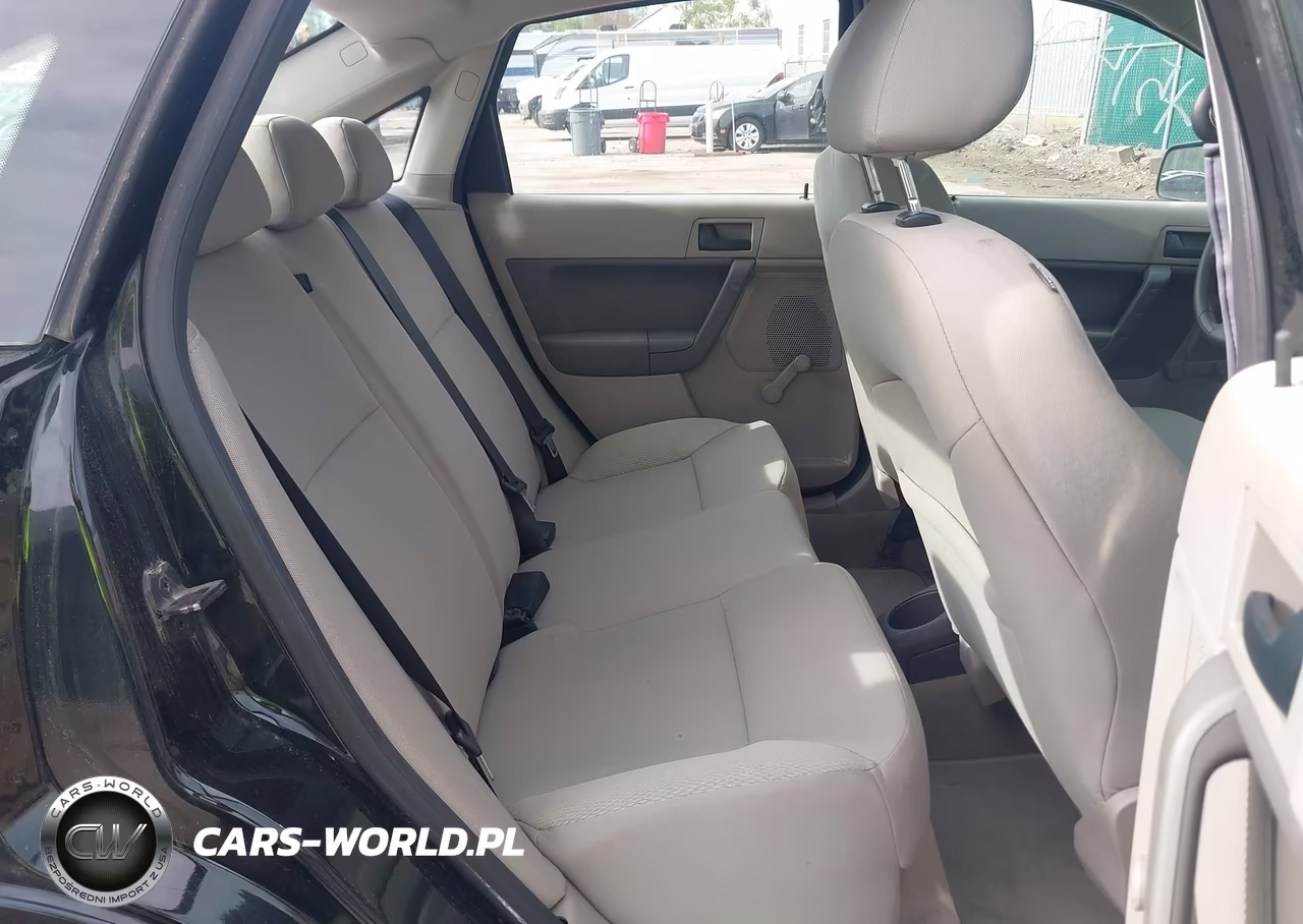 2010 Ford Focus S VIN:1FAHP3EN0AW140400 - 8