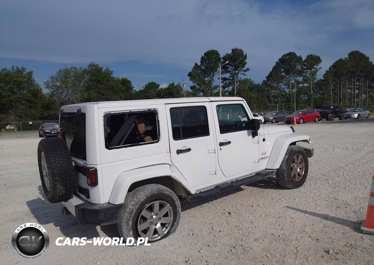 2016 Jeep Wrangler Unlimited Sahara VIN:1C4HJWEG7GL193037 - 4