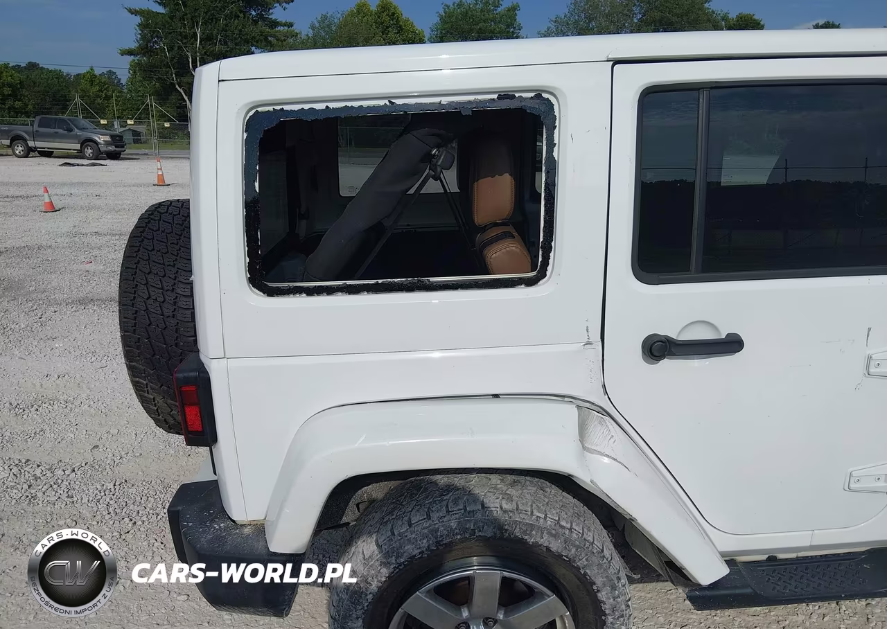 2016 Jeep Wrangler Unlimited Sahara VIN:1C4HJWEG7GL193037 - 6