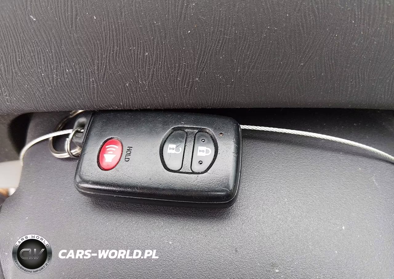 2011 Toyota Prius Two VIN:JTDKN3DU5B0323696 - 11